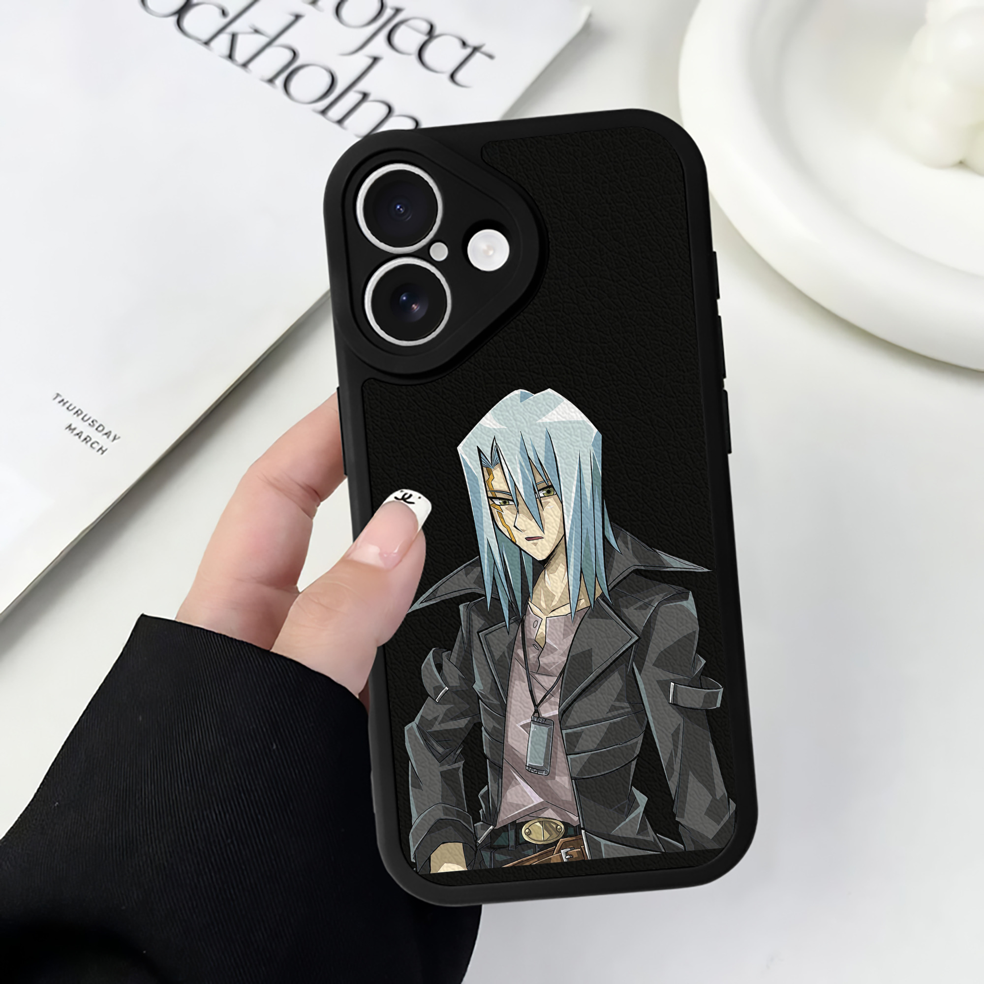 （画像用） 遊☆戯☆王 Yu-Gi-Oh! 【iPhone 16シリーズ対応】シリコンスマホケース（レザー調） 材質：シリコン